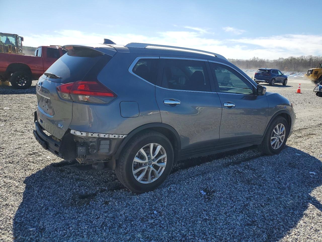2017 NISSAN ROGUE SV photo 3