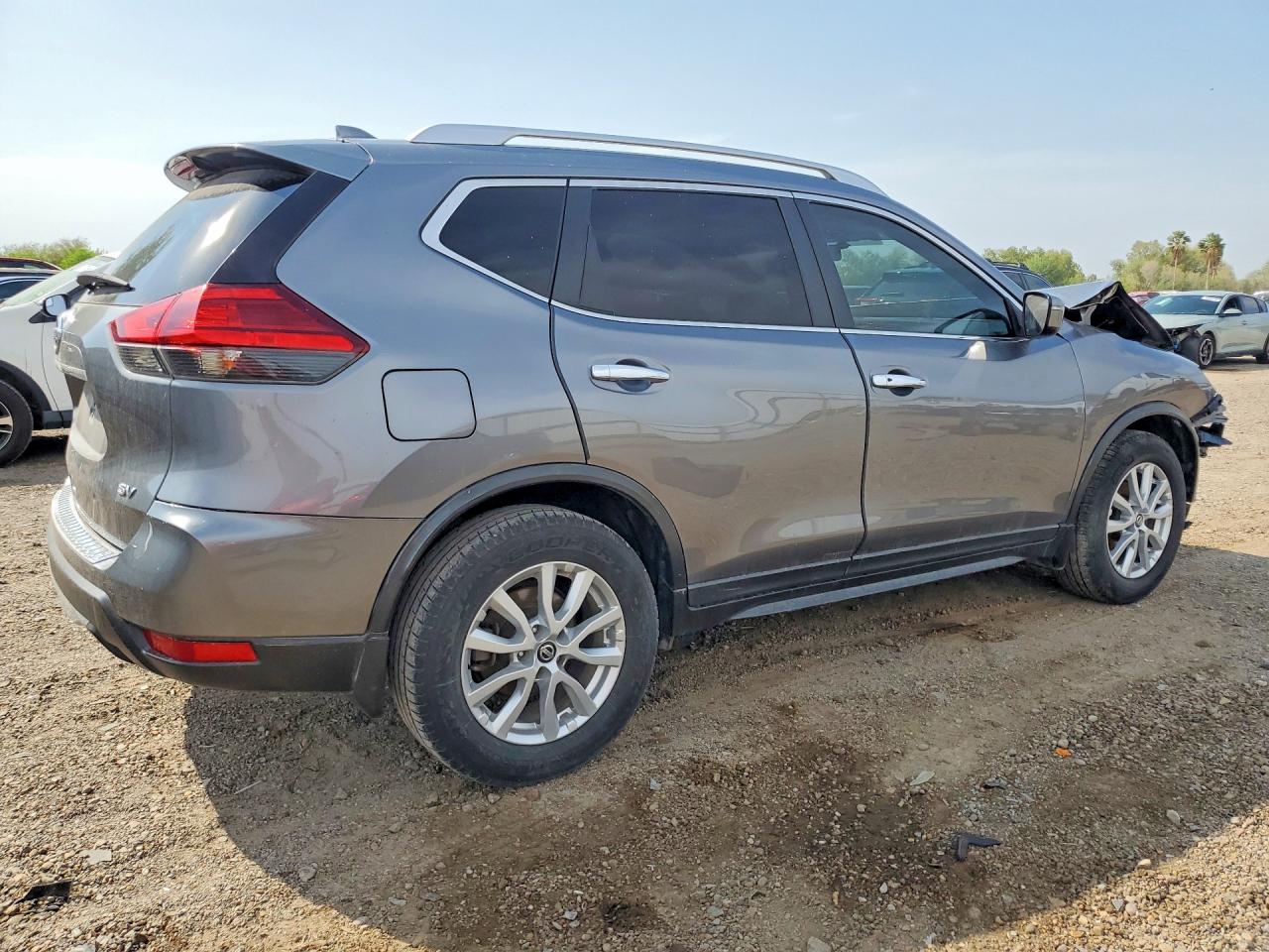 2017 NISSAN ROGUE SV photo 5