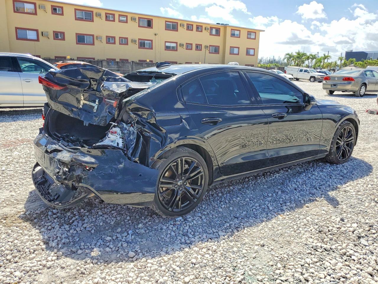 2024 VOLVO S60 PLUS photo 5