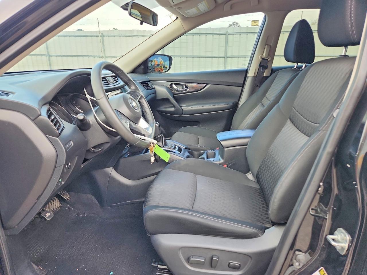 2018 NISSAN ROGUE SV photo 25