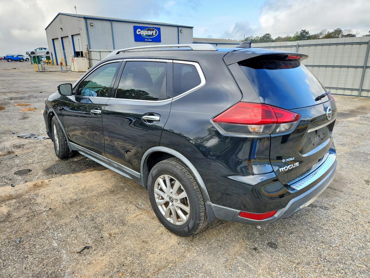 2018 NISSAN ROGUE SV photo 5