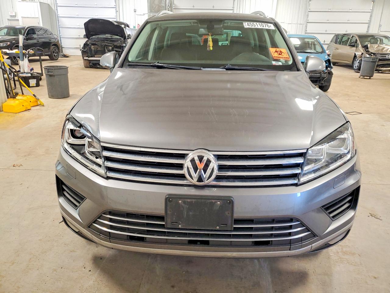 2016 VOLKSWAGEN TOUAREG SPORT photo 9