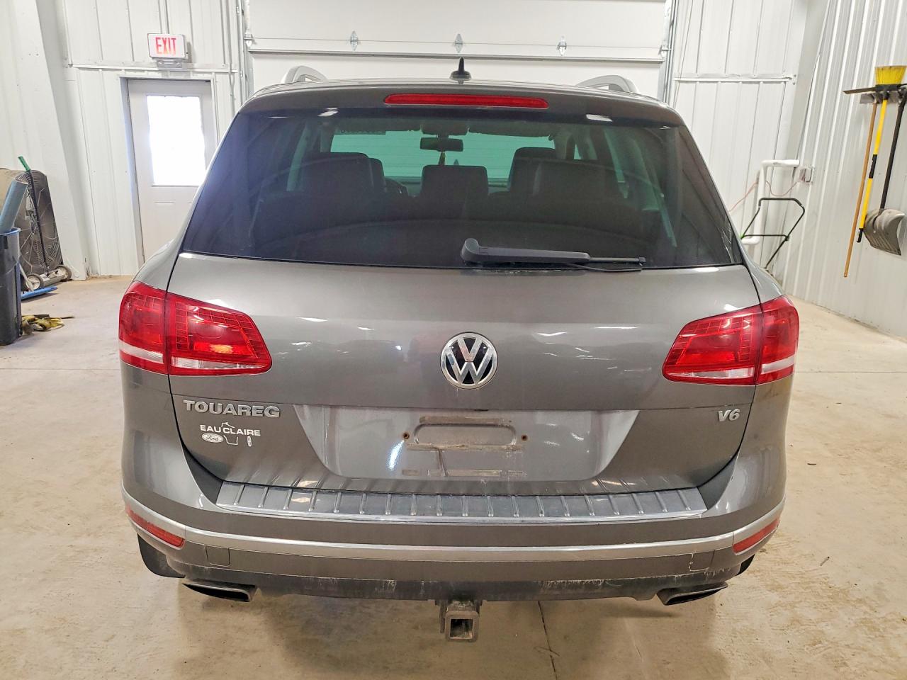 2016 VOLKSWAGEN TOUAREG SPORT photo 11