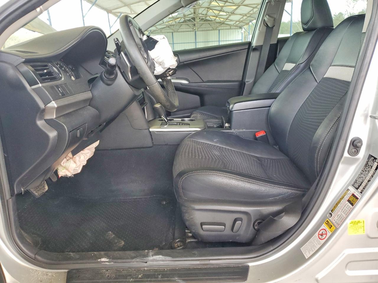 2012 TOYOTA CAMRY SE photo 13