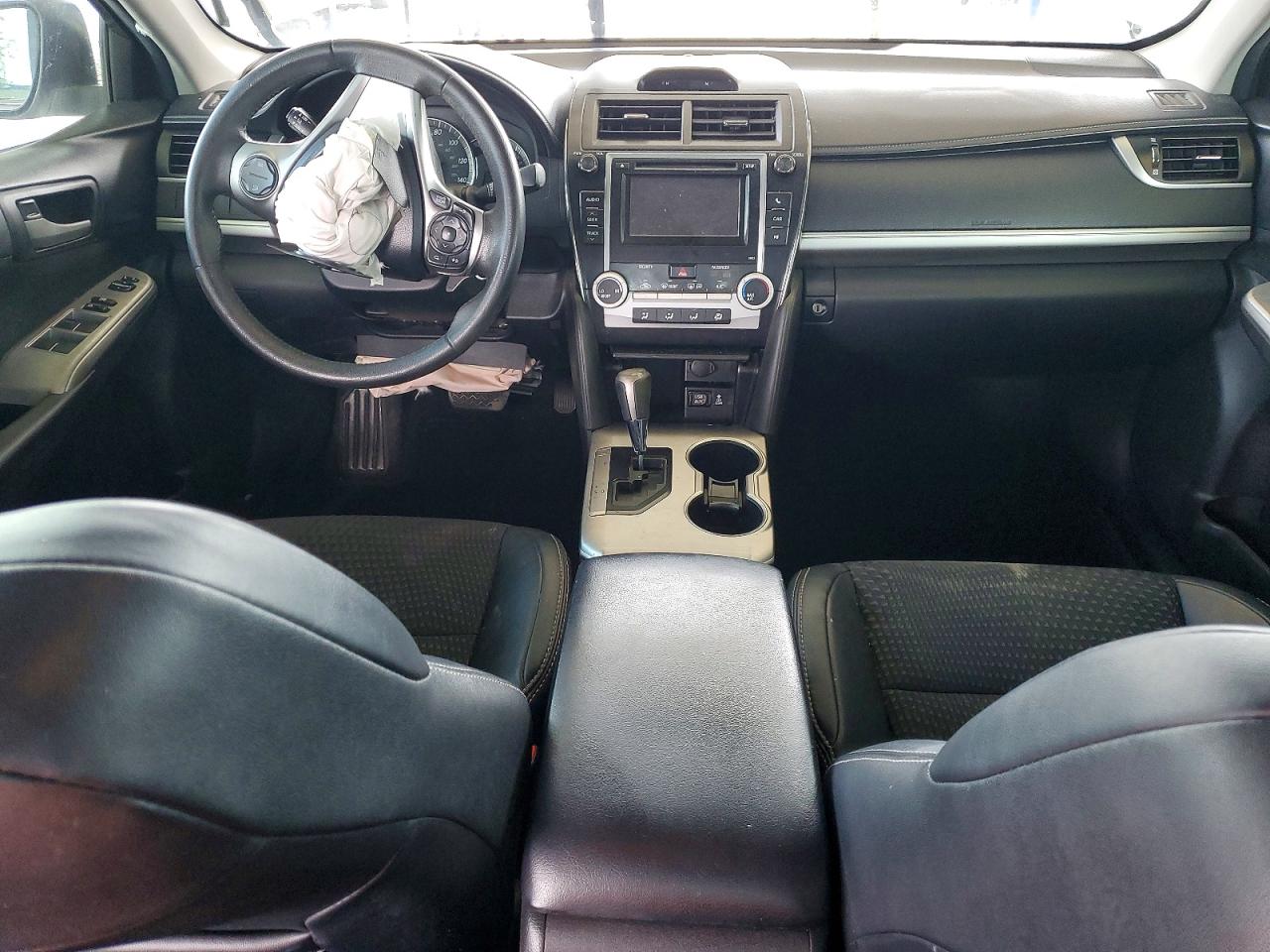 2012 TOYOTA CAMRY SE photo 15