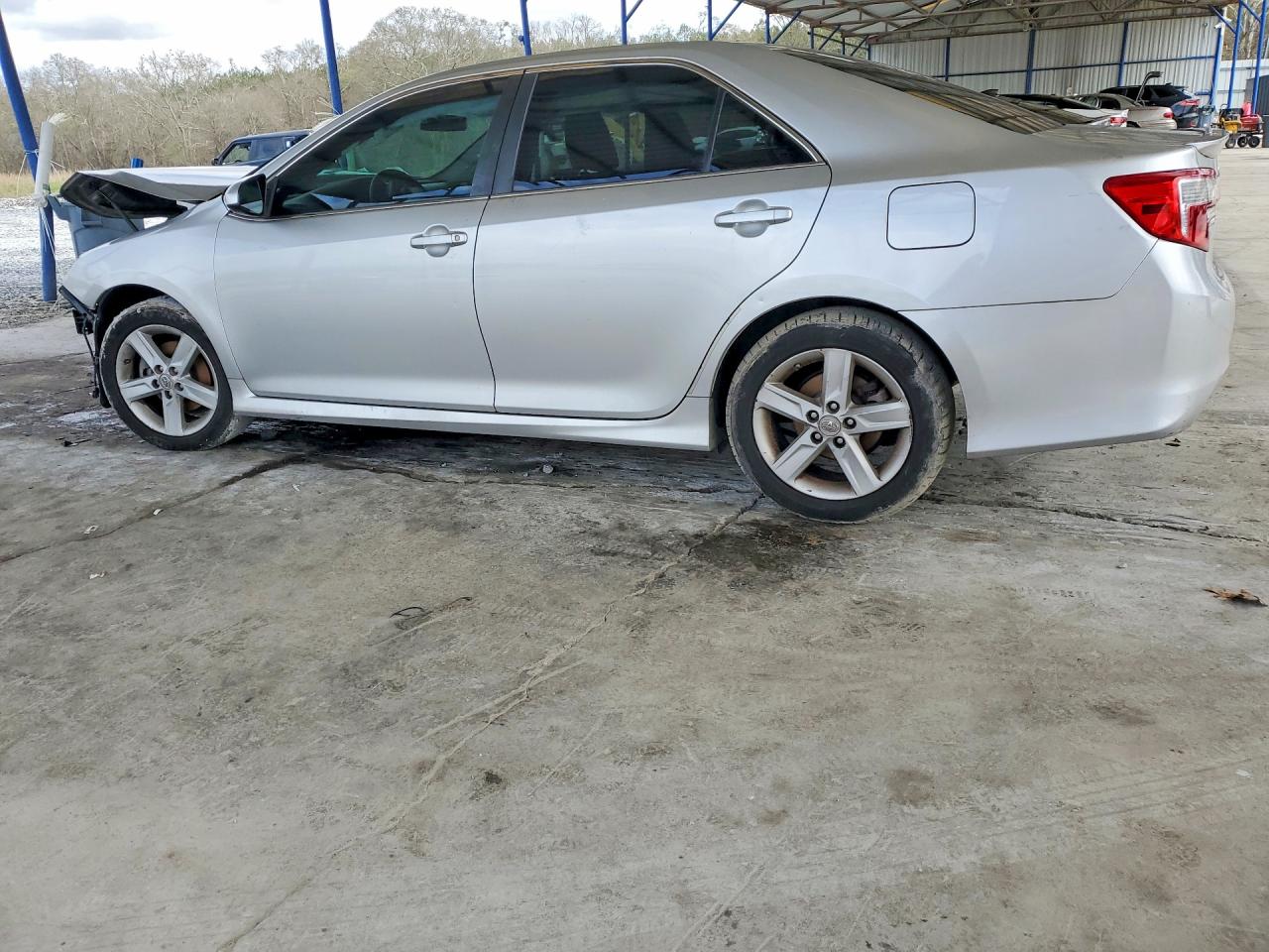 2012 TOYOTA CAMRY SE photo 3