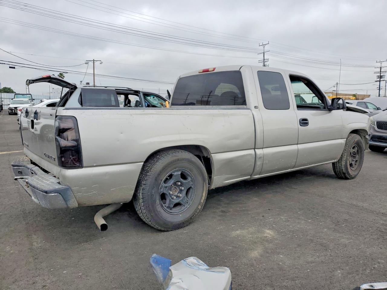 2004 CHEVROLET SILVERADO C1500 photo 5