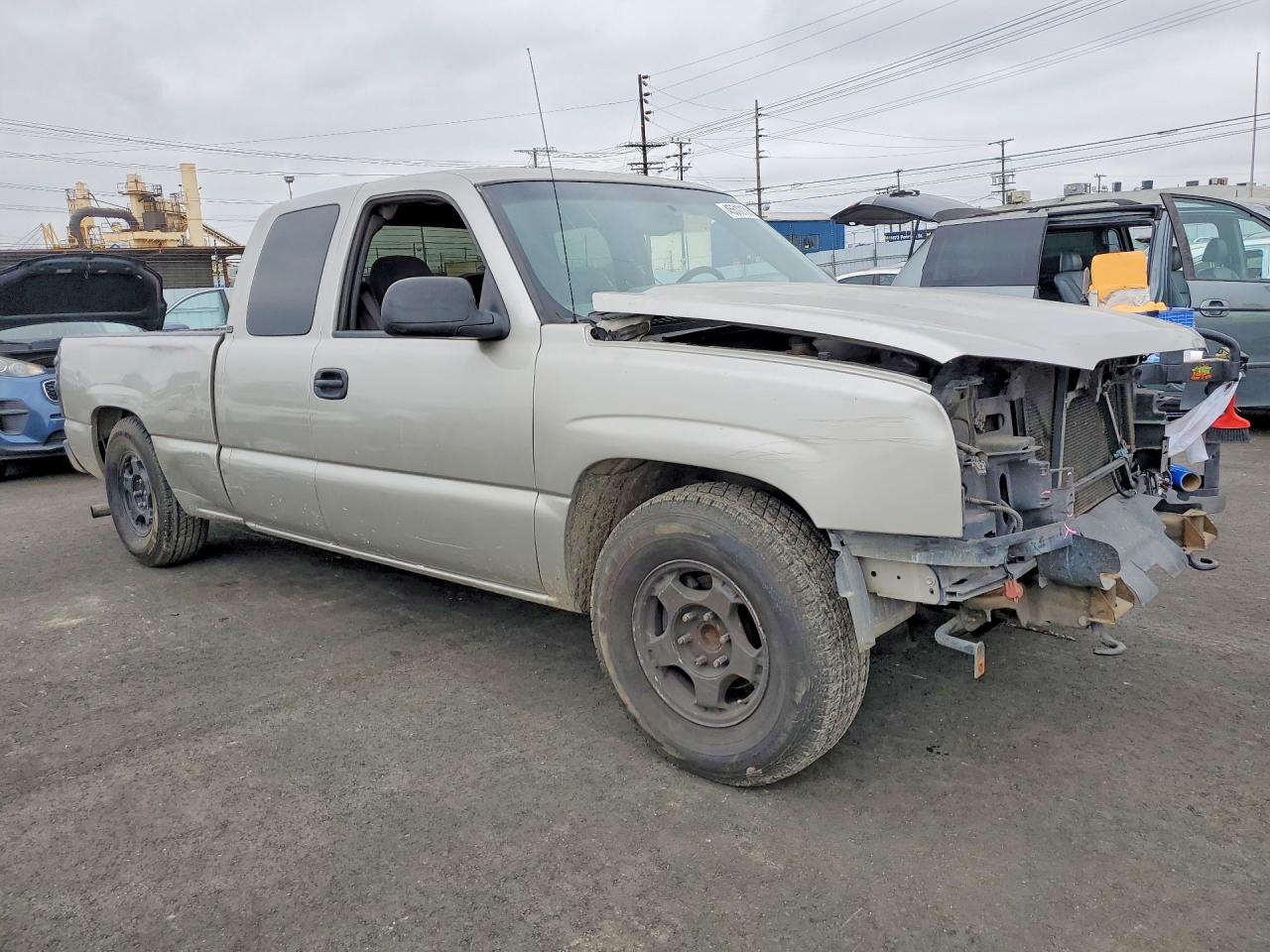 2004 CHEVROLET SILVERADO C1500 photo 7