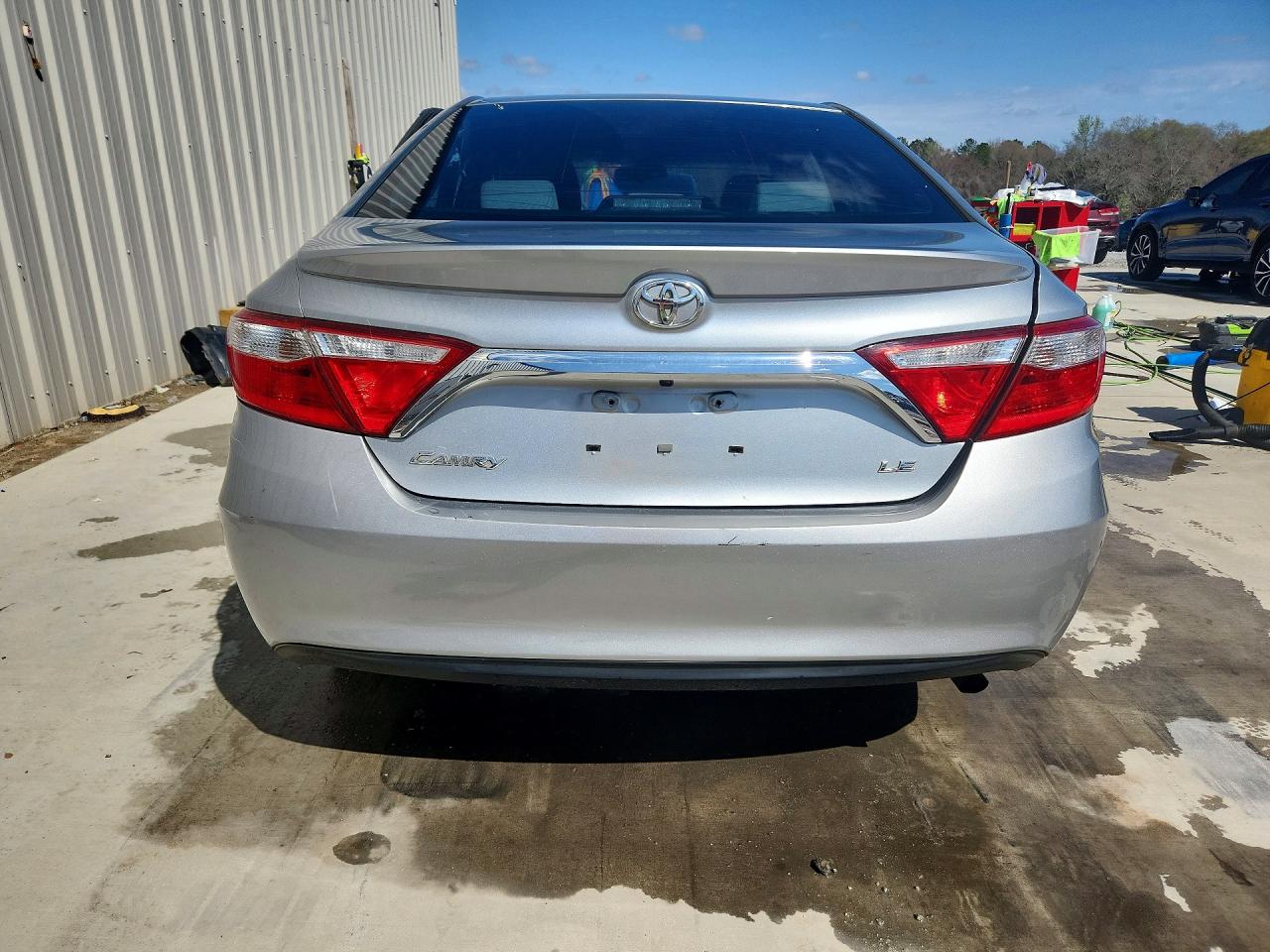 2015 TOYOTA CAMRY LE photo 6