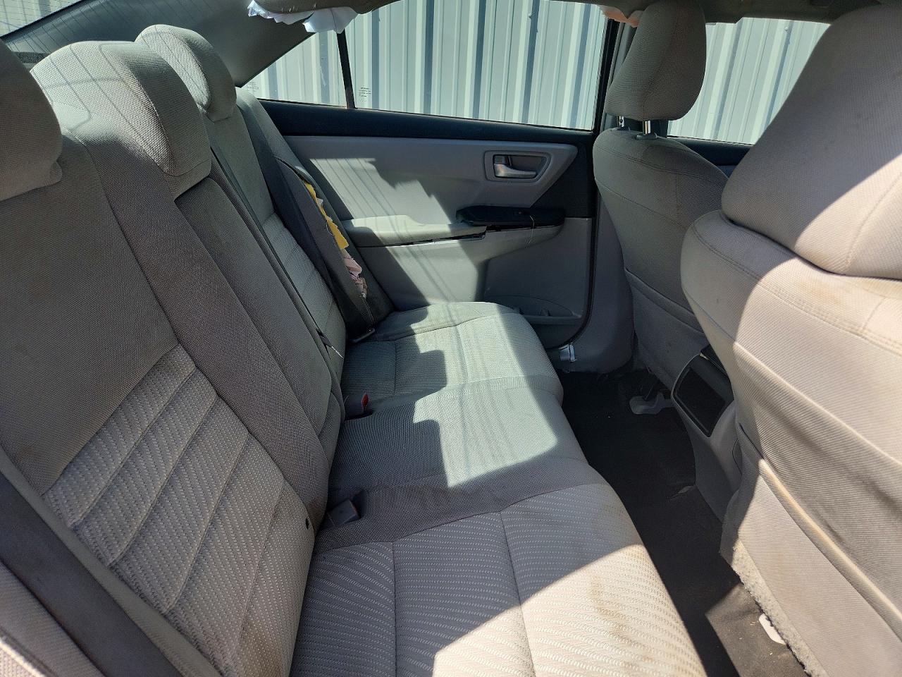 2015 TOYOTA CAMRY LE photo 10