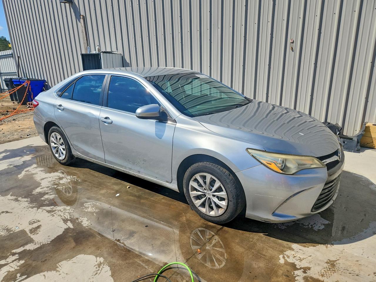 2015 TOYOTA CAMRY LE photo 4