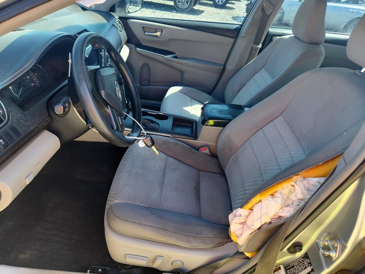 2015 TOYOTA CAMRY LE photo 7