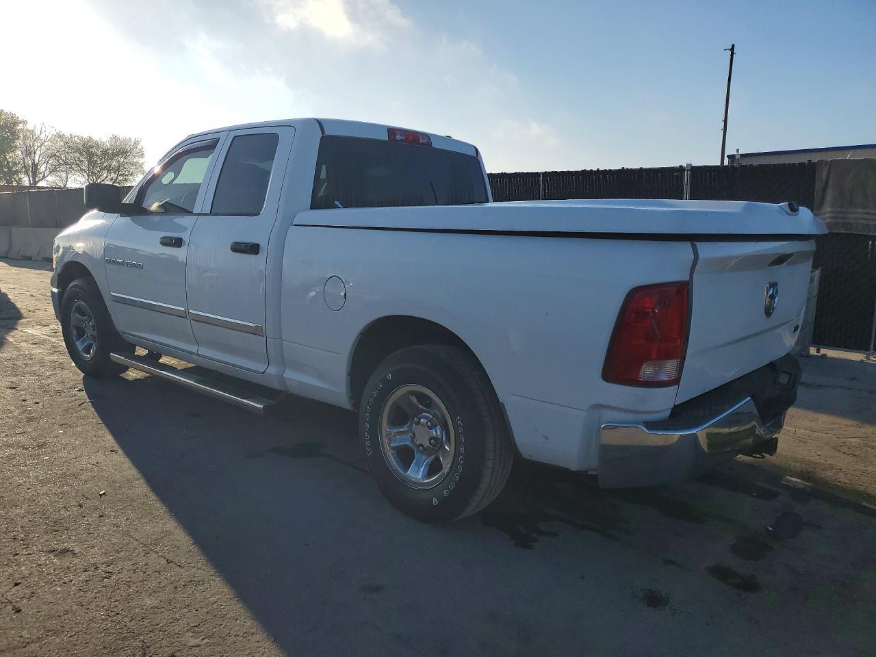2011 DODGE RAM 1500 photo 2