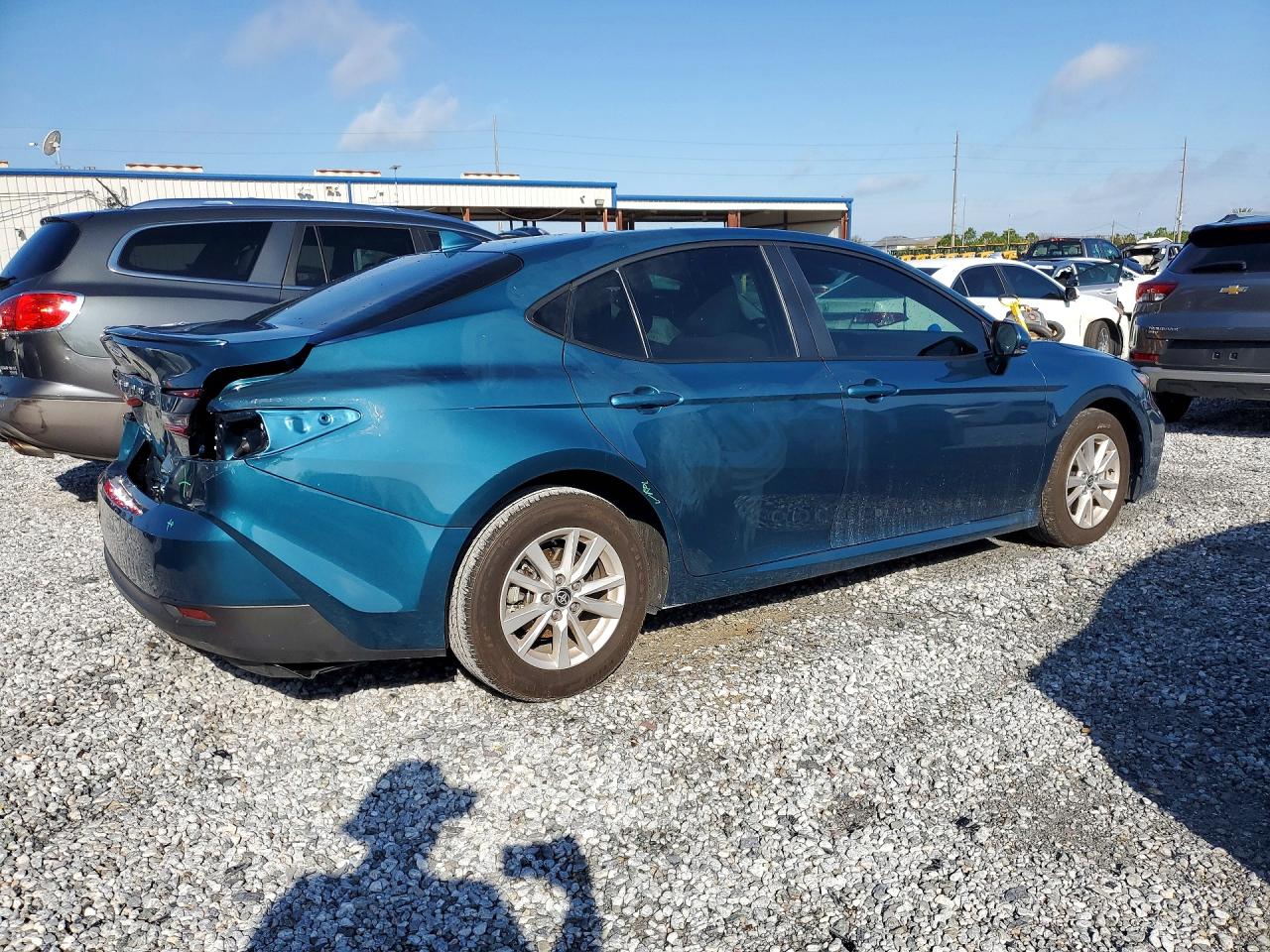 2025 TOYOTA CAMRY LE photo 5