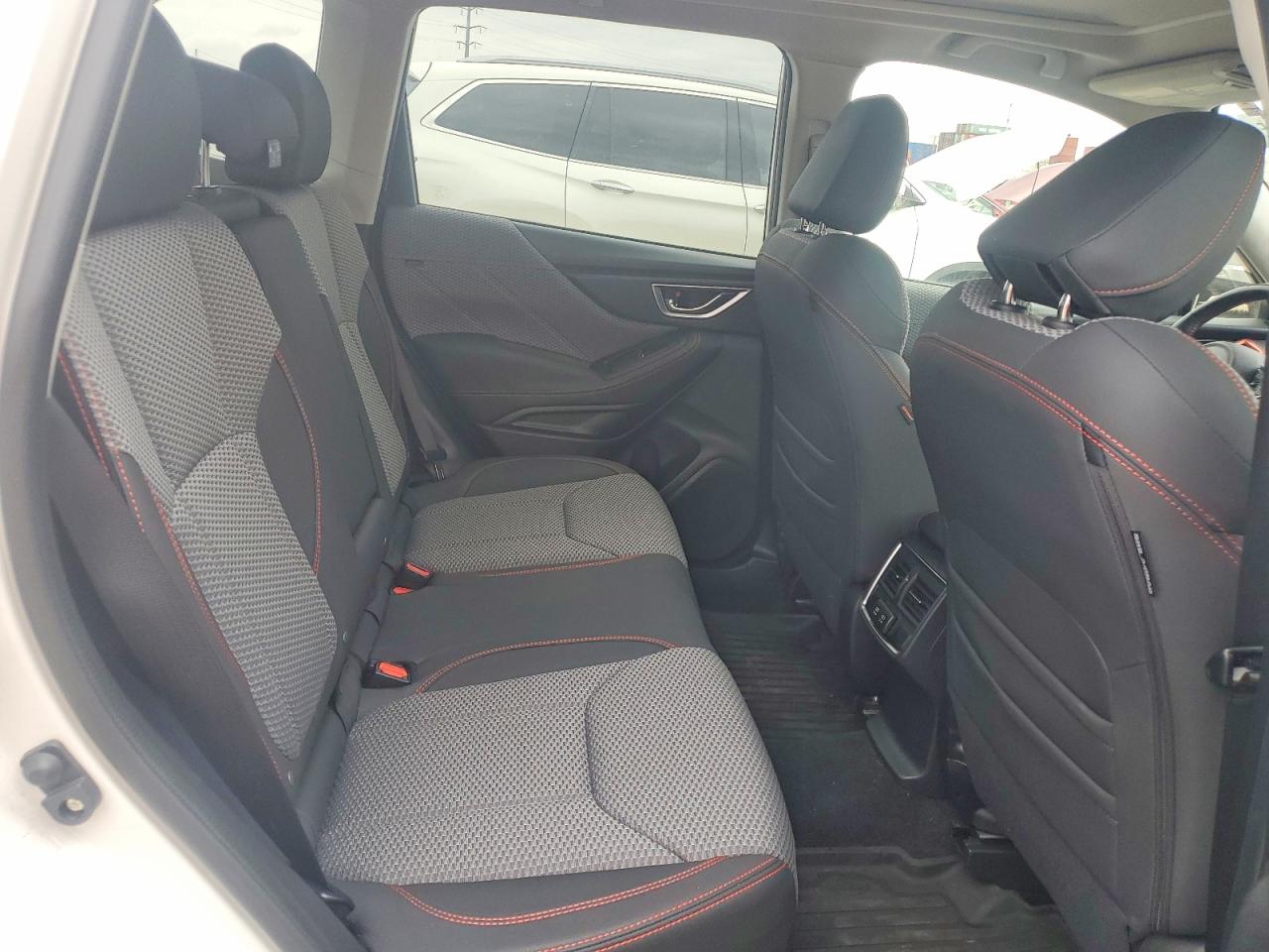 2019 SUBARU FORESTER photo 11