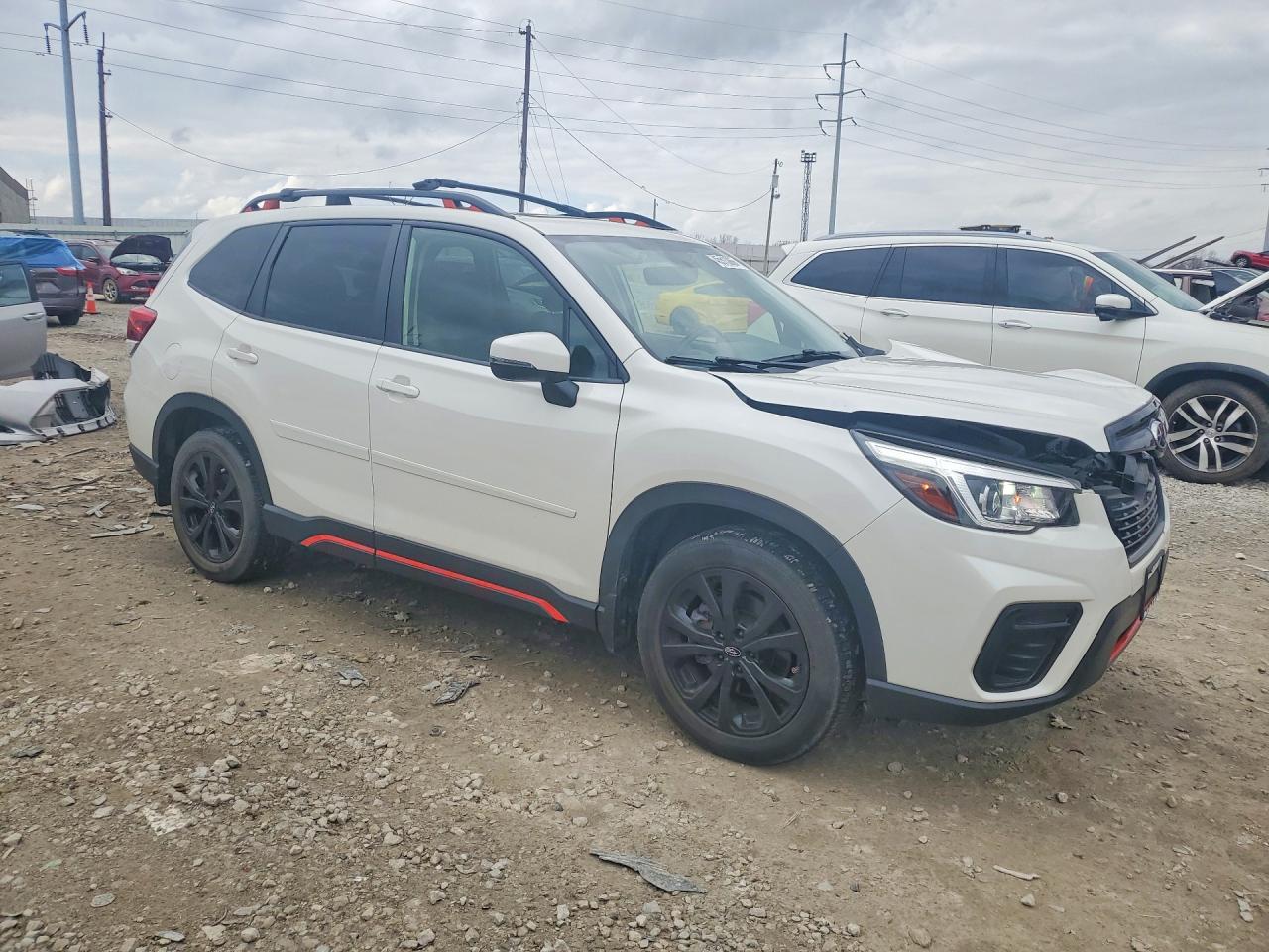 2019 SUBARU FORESTER photo 4
