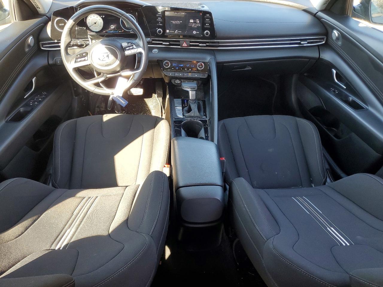 2021 HYUNDAI ELANTRA SEL photo 15