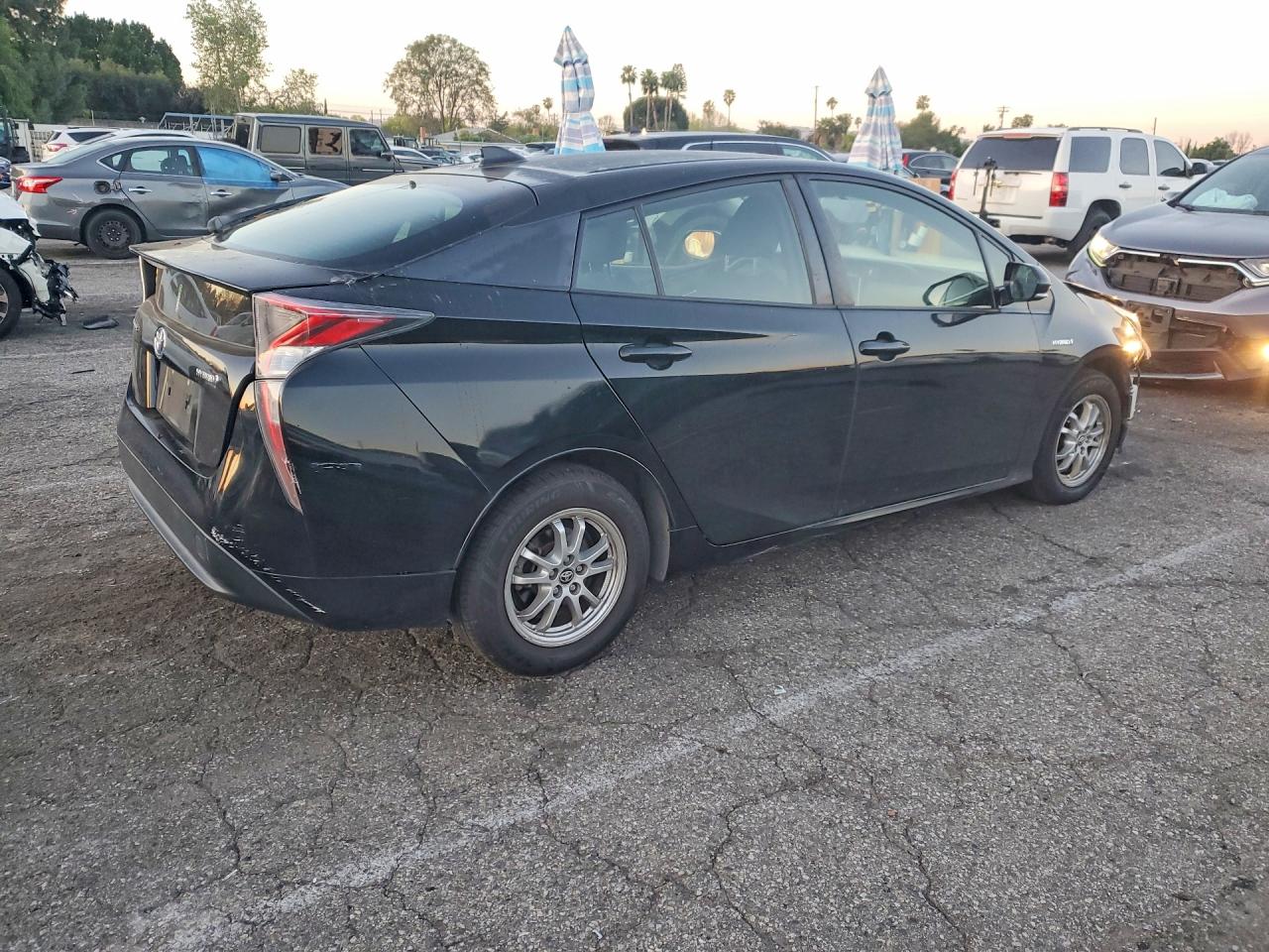 2016 TOYOTA PRIUS TWO photo 3