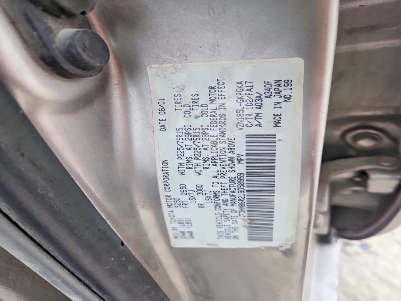 2001 TOYOTA 4RUNNER SR5 photo 12