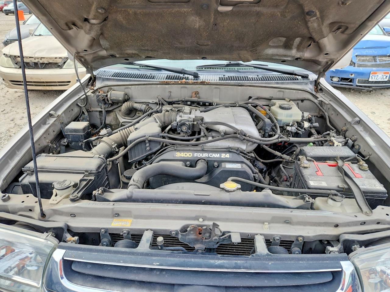 2001 TOYOTA 4RUNNER SR5 photo 11