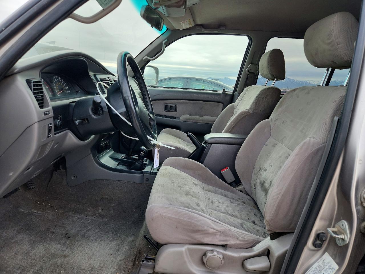 2001 TOYOTA 4RUNNER SR5 photo 7