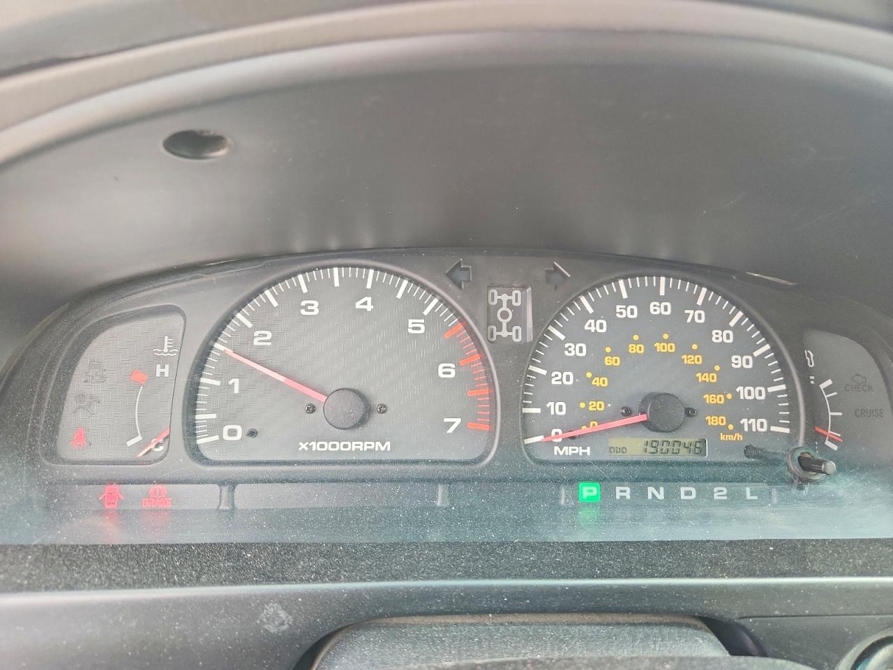 2001 TOYOTA 4RUNNER SR5 photo 9