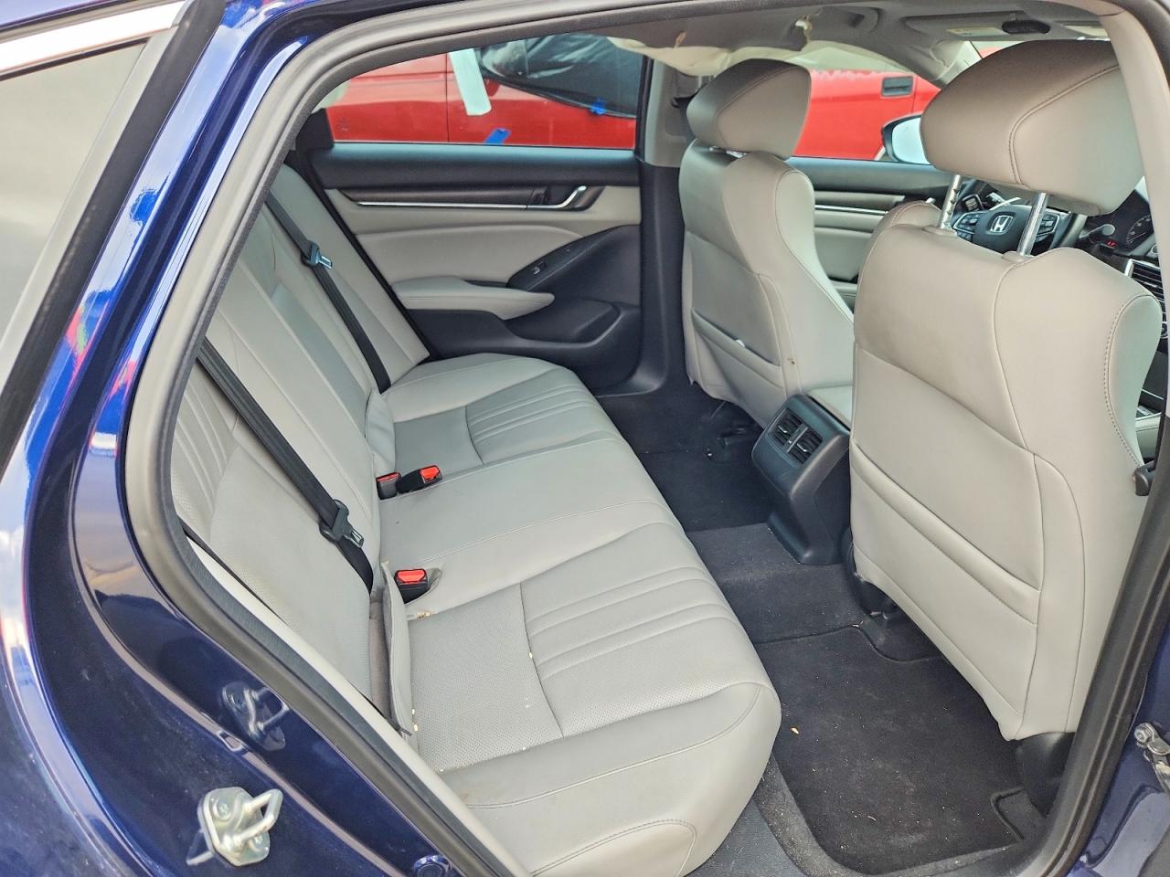 2018 HONDA ACCORD TOURING photo 10