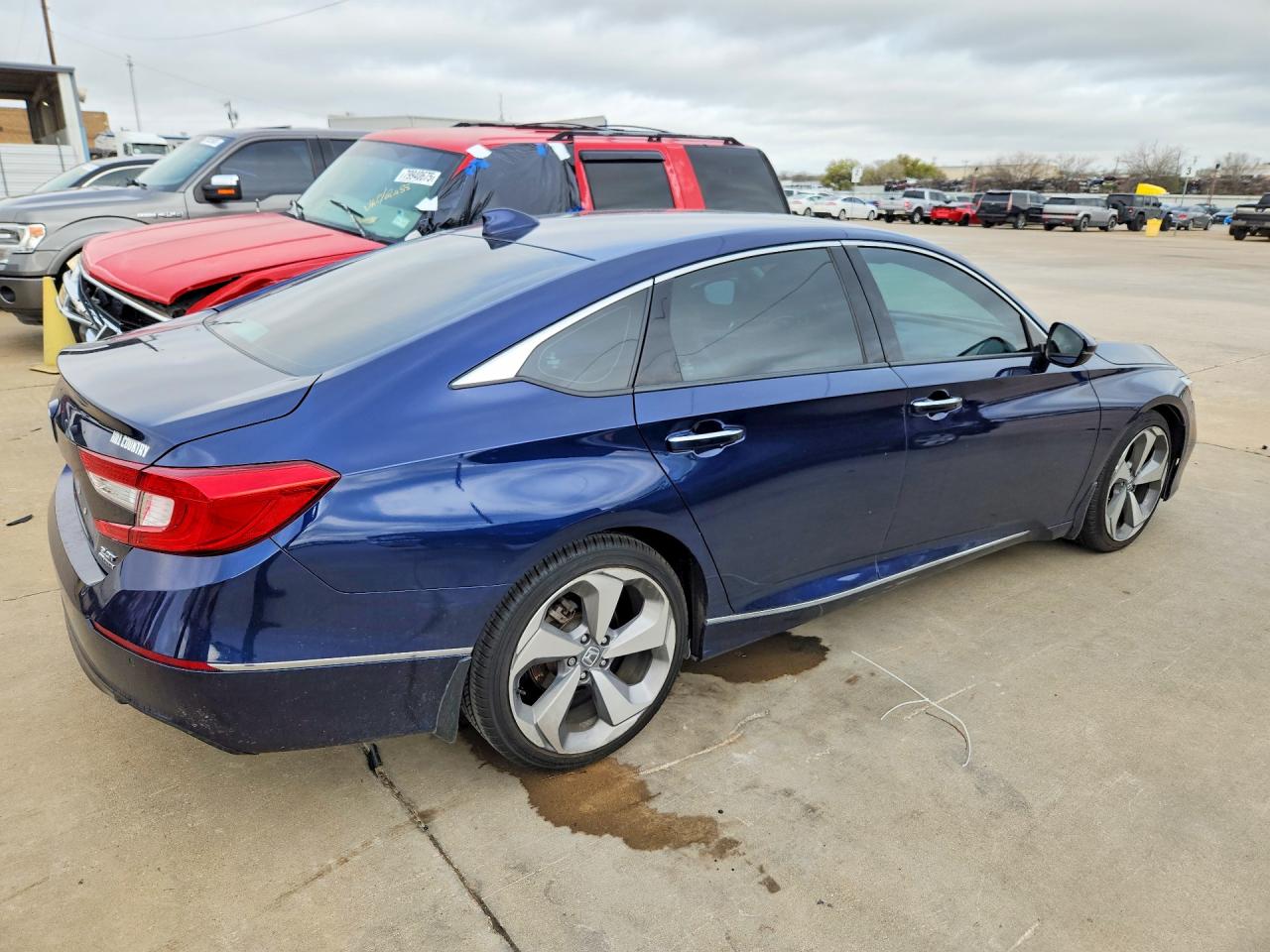 2018 HONDA ACCORD TOURING photo 3