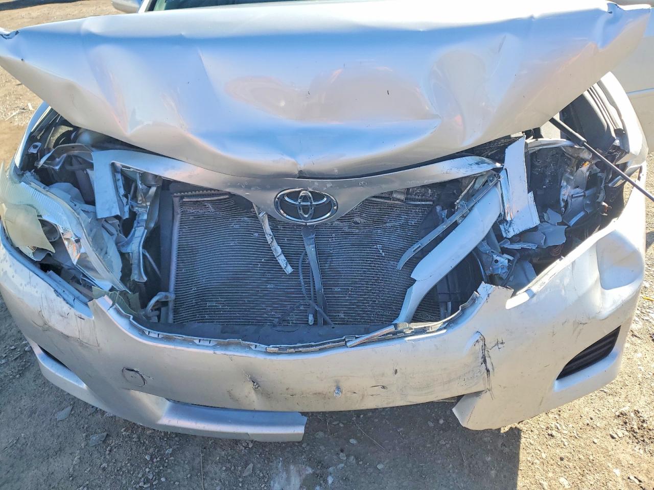 2011 TOYOTA CAMRY LE photo 11