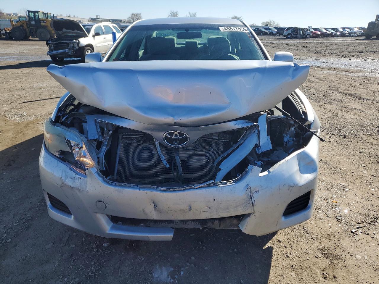 2011 TOYOTA CAMRY LE photo 5