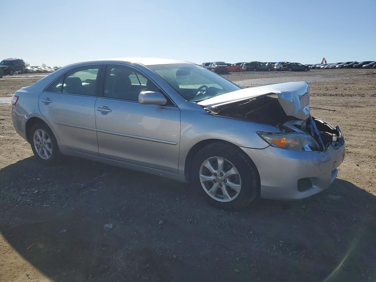2011 TOYOTA CAMRY LE photo 4