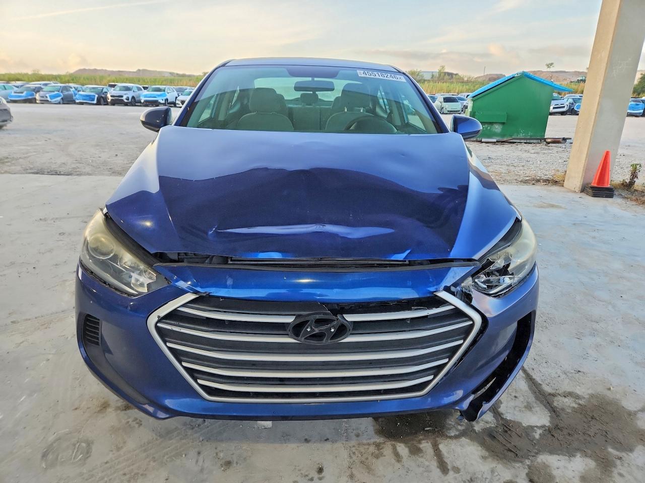 2017 HYUNDAI ELANTRA SE photo 5