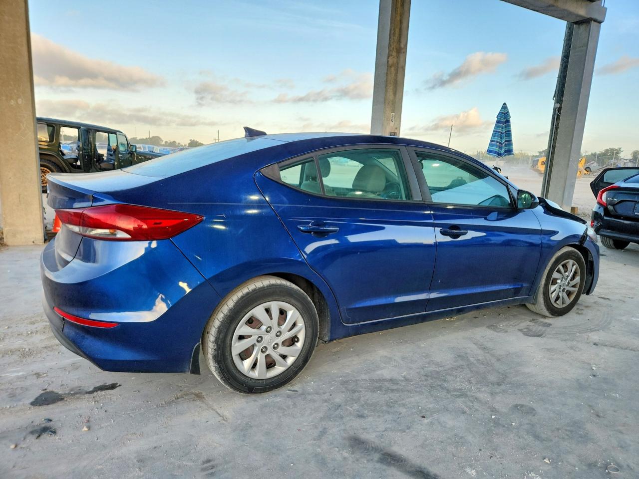 2017 HYUNDAI ELANTRA SE photo 3