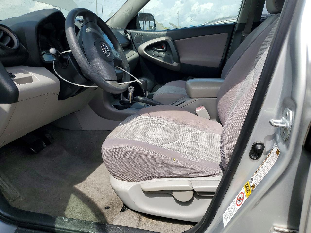 2007 TOYOTA RAV4 BASE photo 13