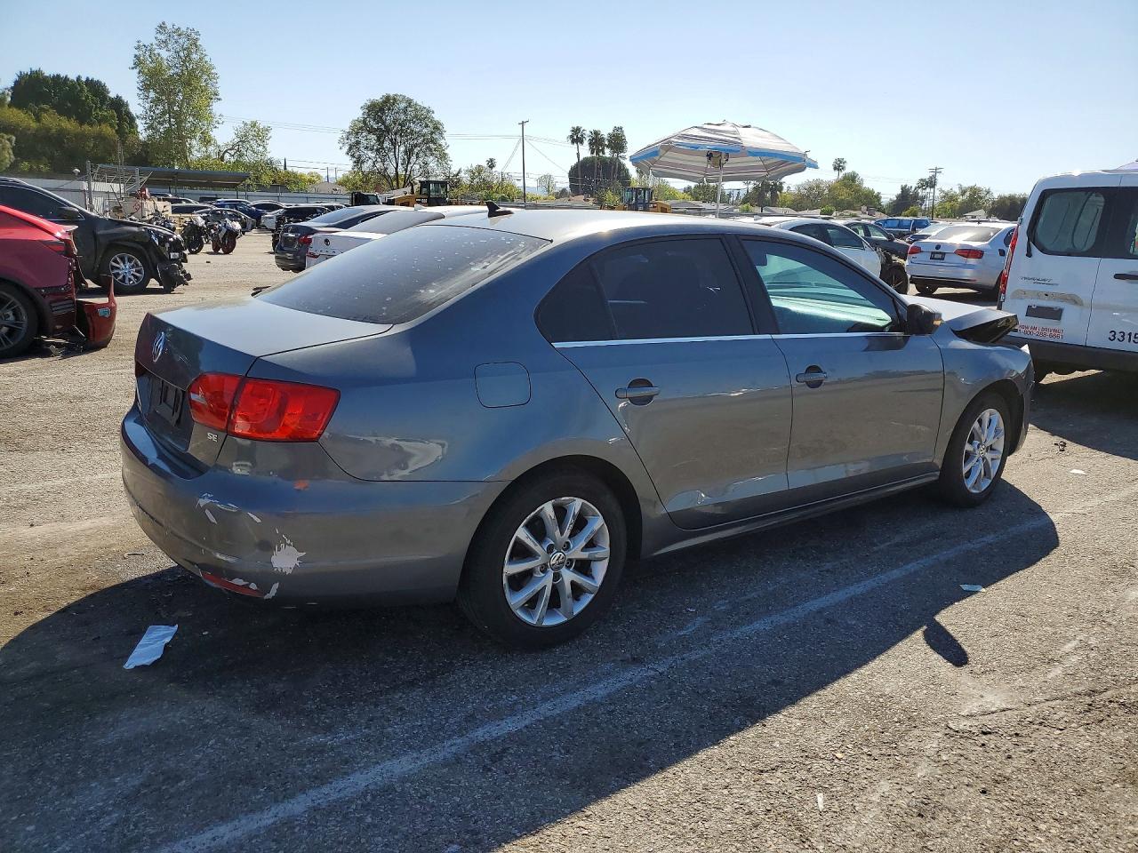 2014 VOLKSWAGEN JETTA photo 5