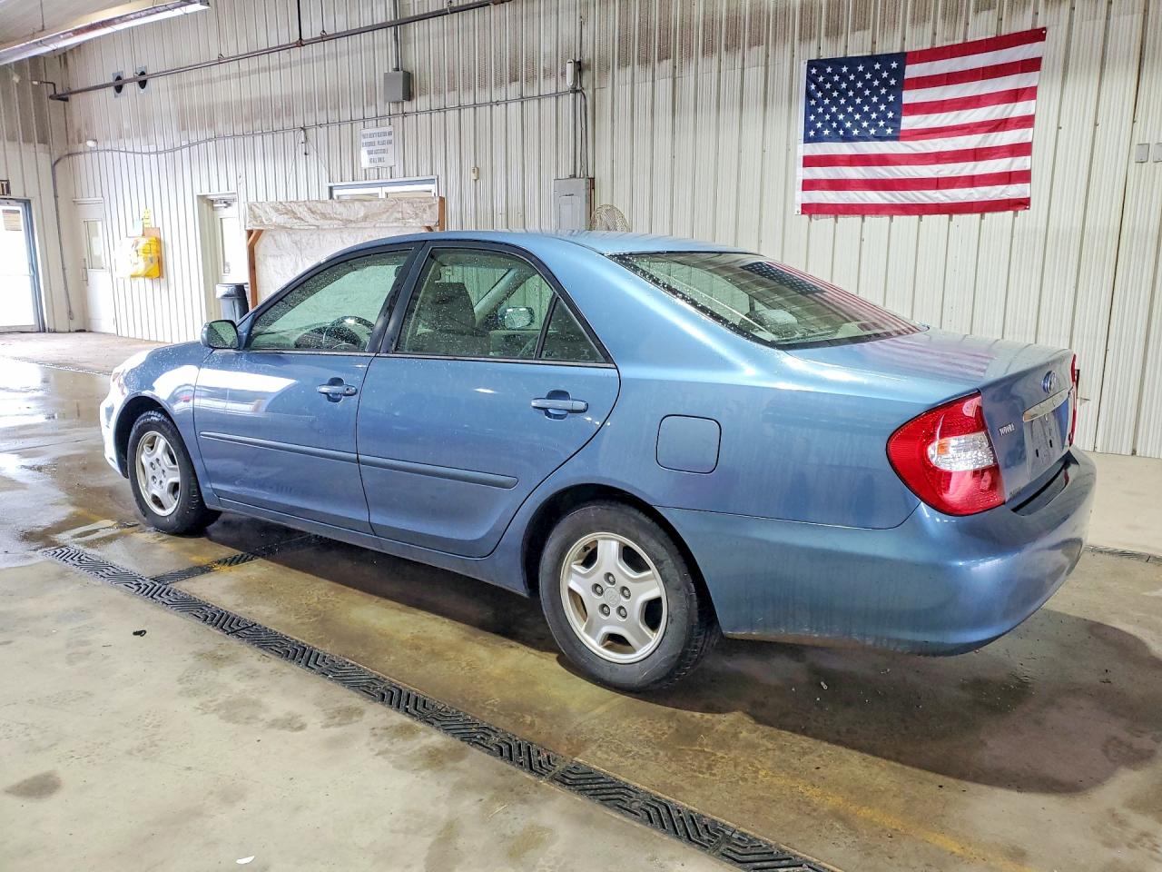 2003 TOYOTA CAMRY LE V6 photo 2