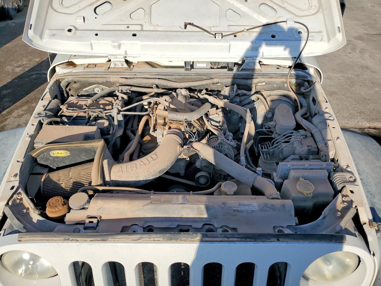 2010 JEEP WRANGLER photo 34