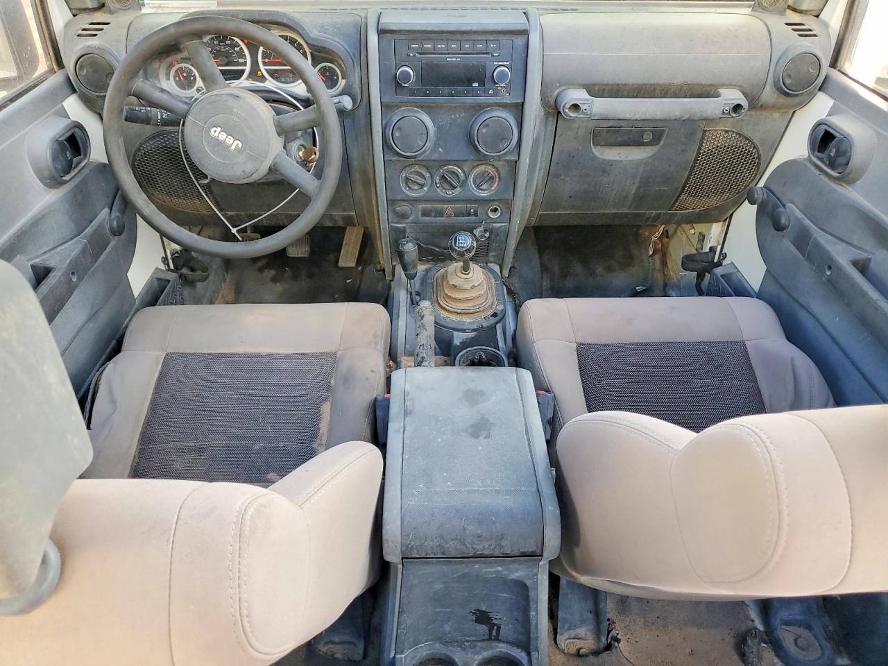 2010 JEEP WRANGLER photo 22