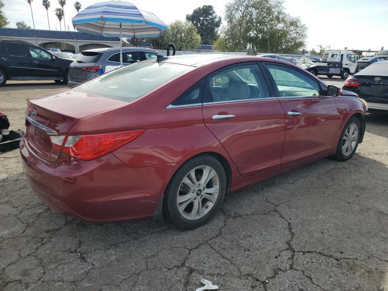 2012 HYUNDAI SONATA SE photo 3