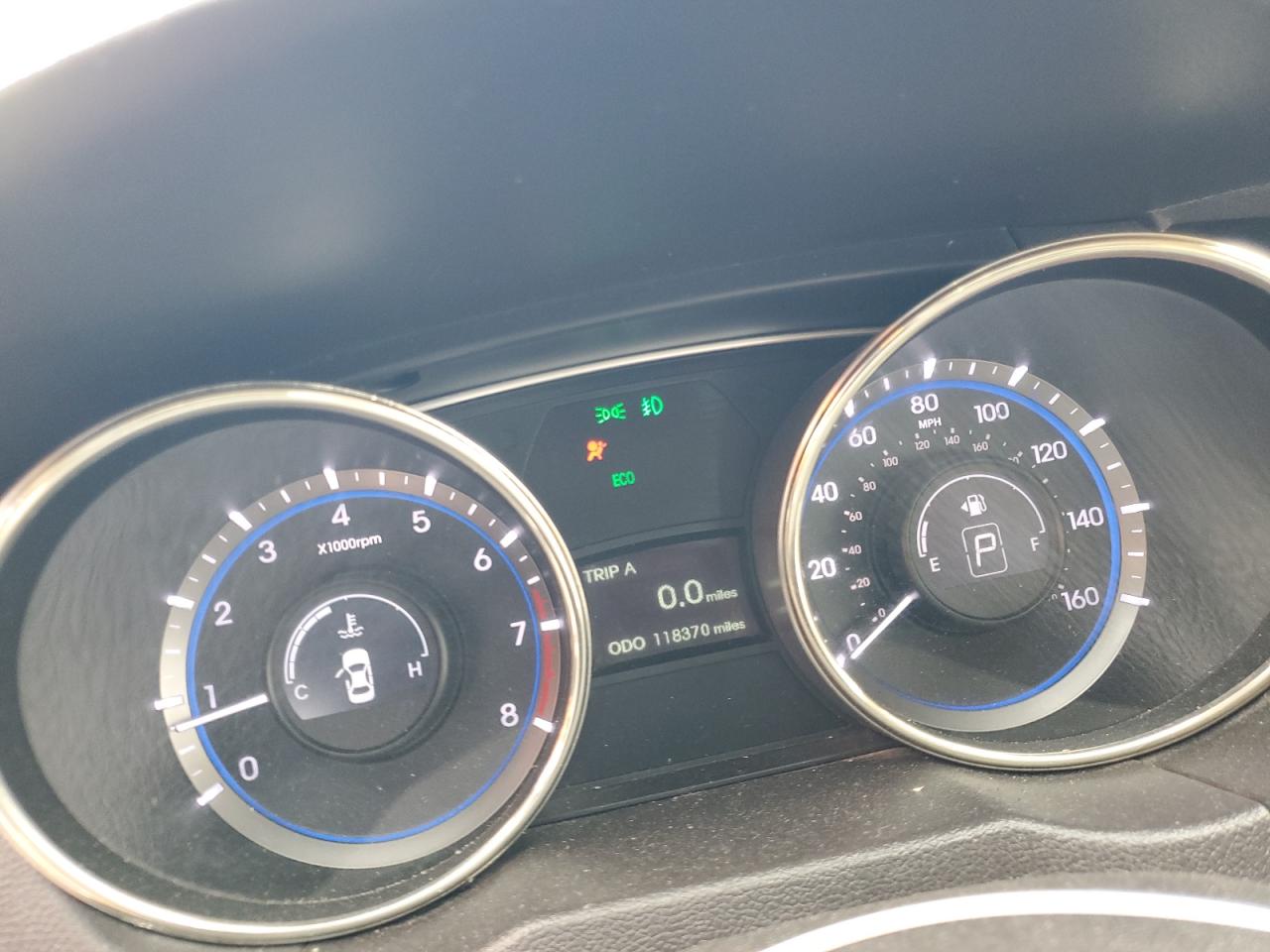 2012 HYUNDAI SONATA SE photo 9