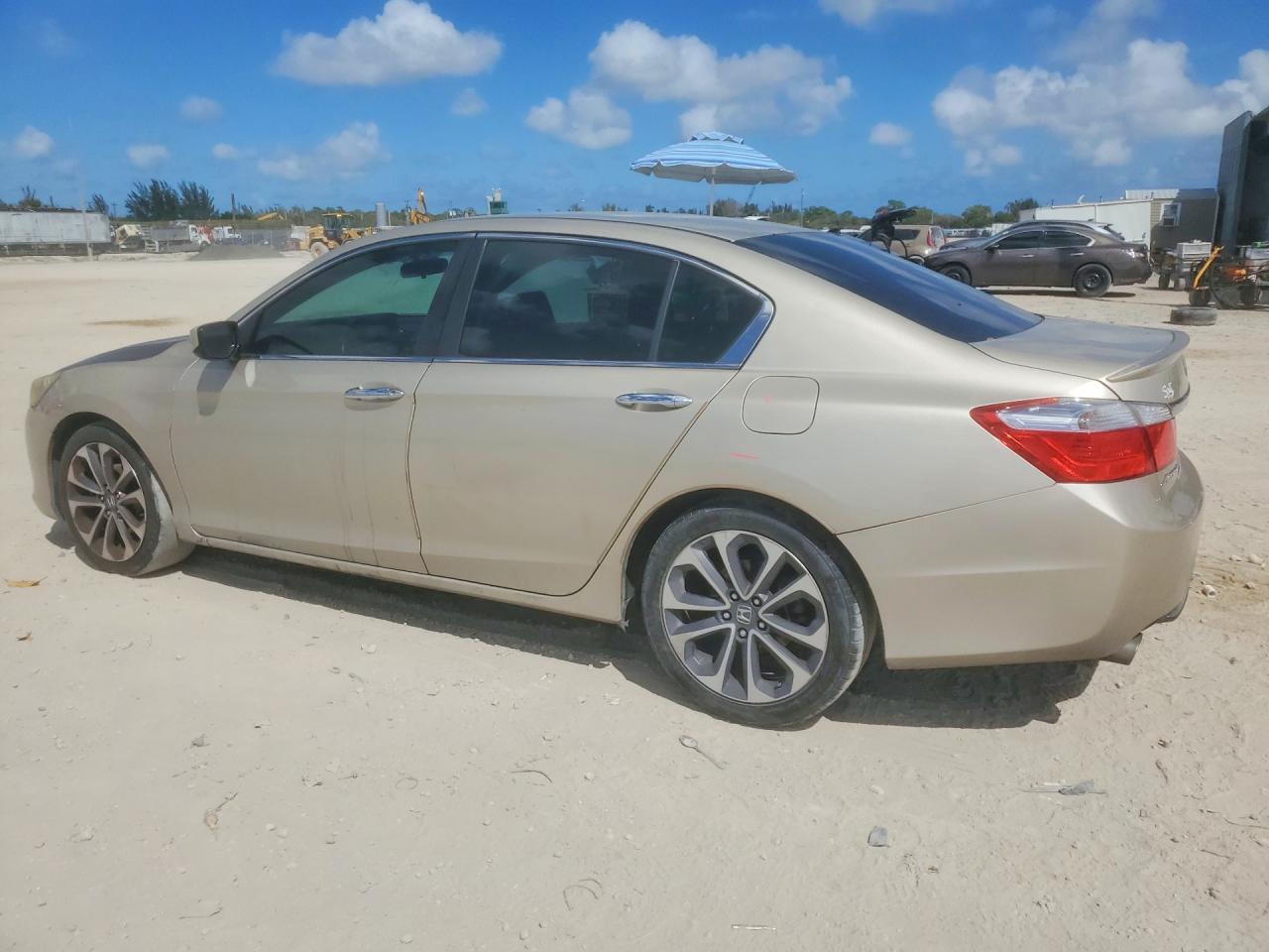 2015 HONDA ACCORD SPORT photo 2