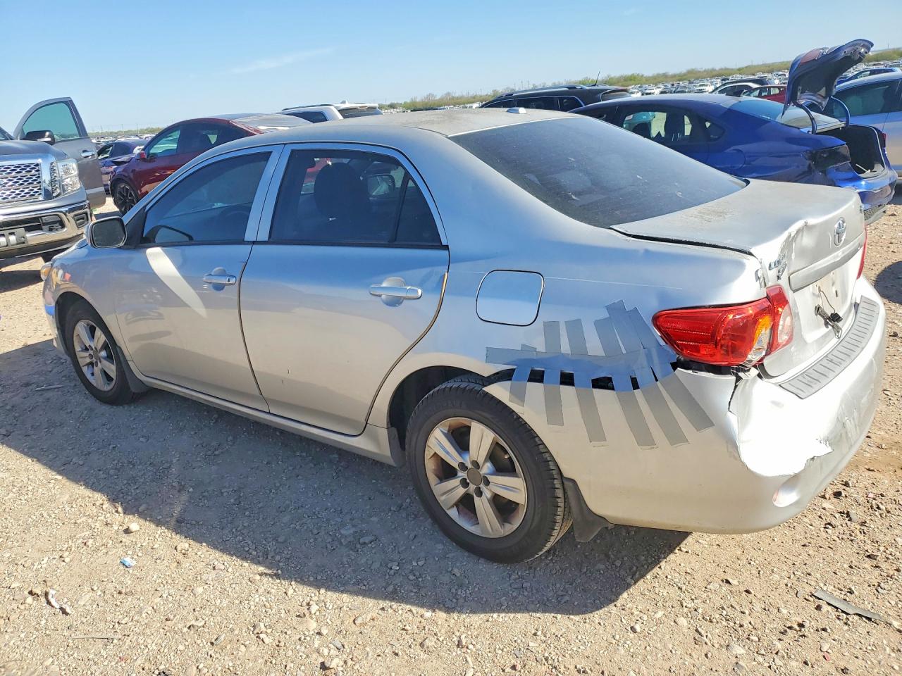 2010 TOYOTA COROLLA LE photo 2