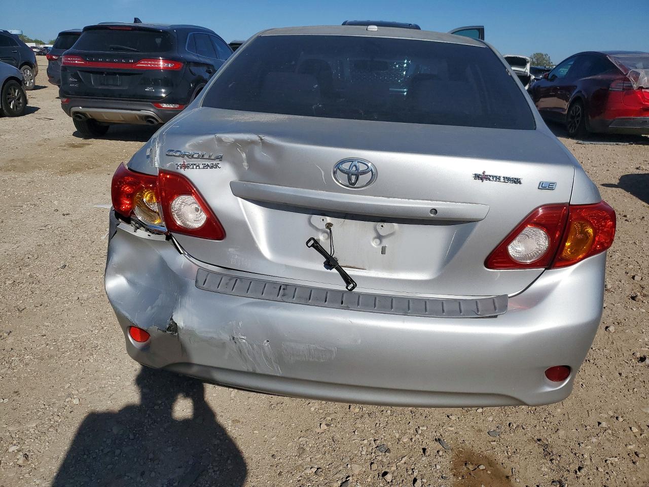 2010 TOYOTA COROLLA LE photo 6