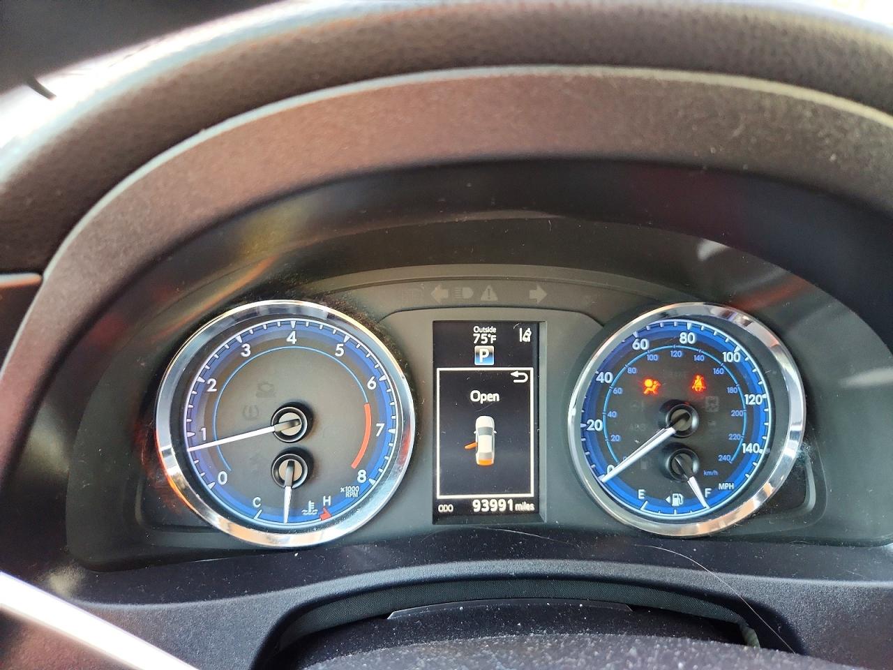 2017 TOYOTA COROLLA SE photo 9