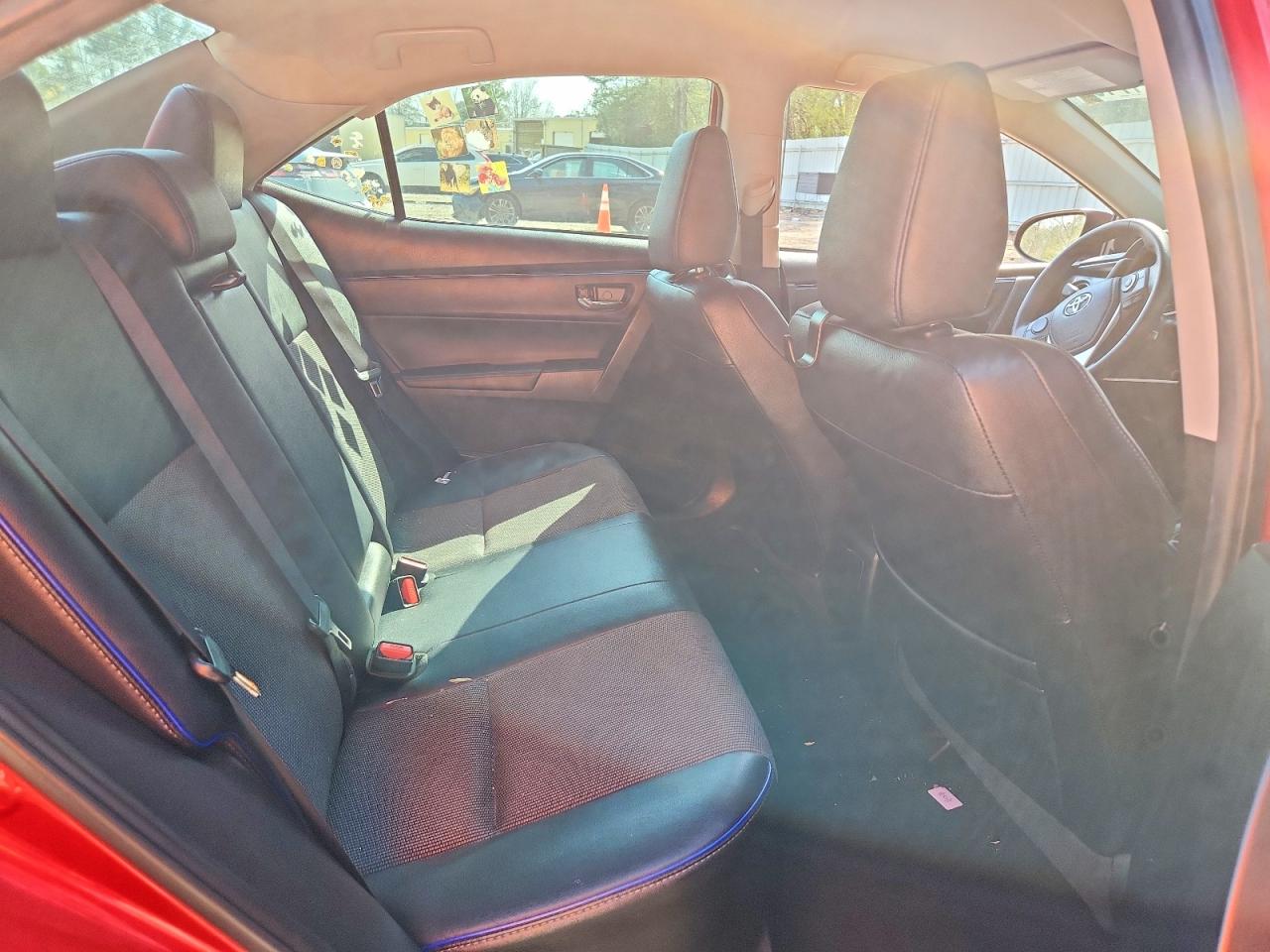 2017 TOYOTA COROLLA SE photo 10