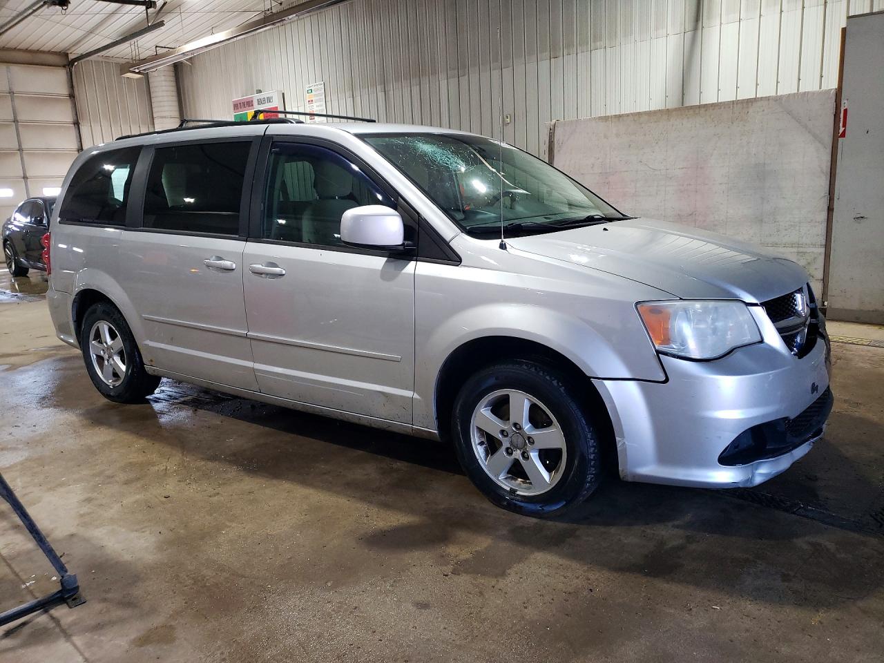 2011 DODGE GRAND CARAVAN MAINSTREET photo 10
