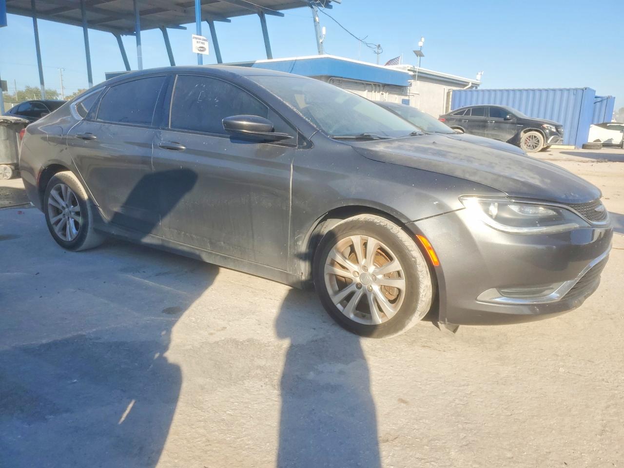 2016 CHRYSLER 200 LIMITED photo 4