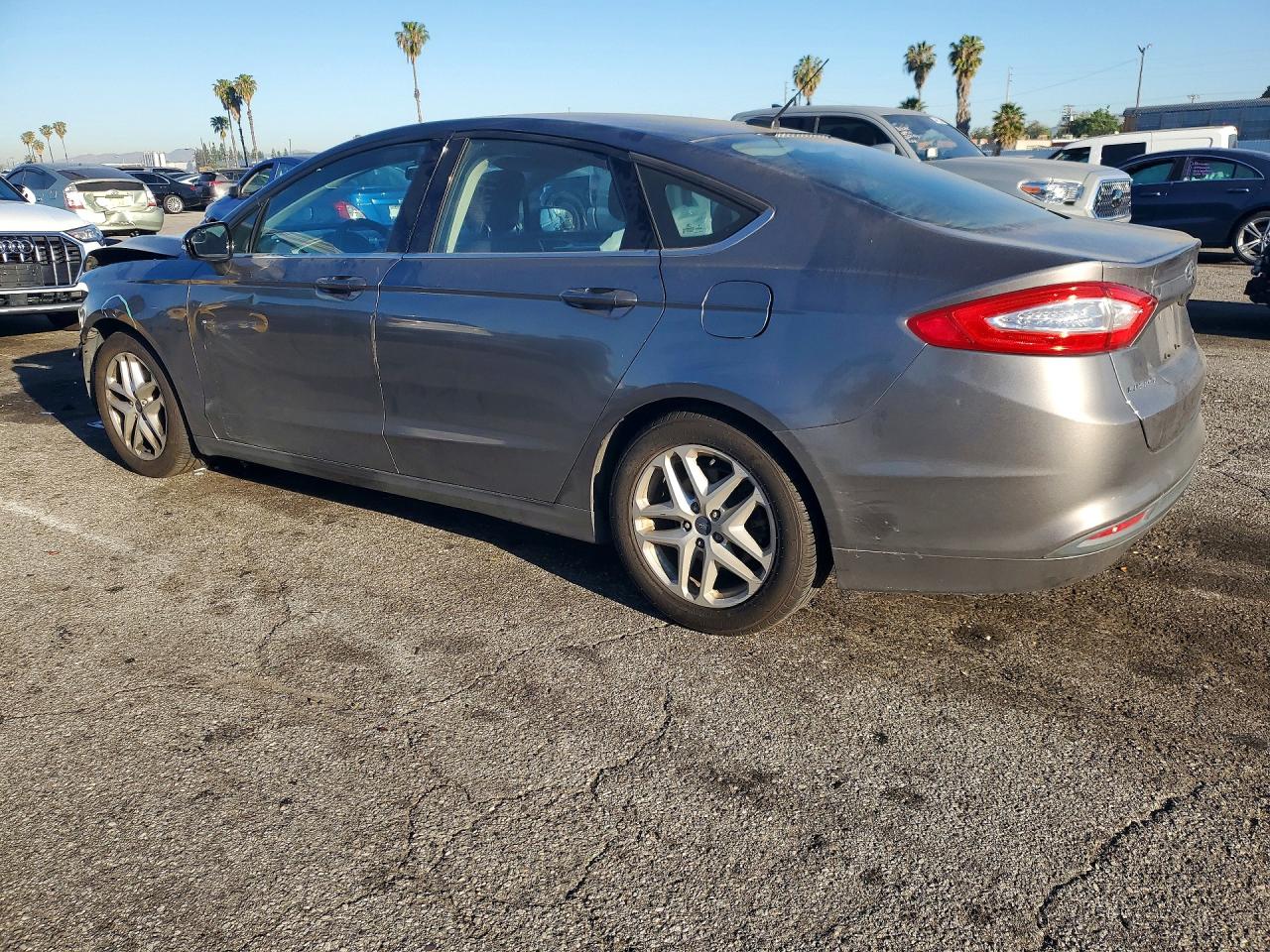 2013 FORD FUSION SE photo 2