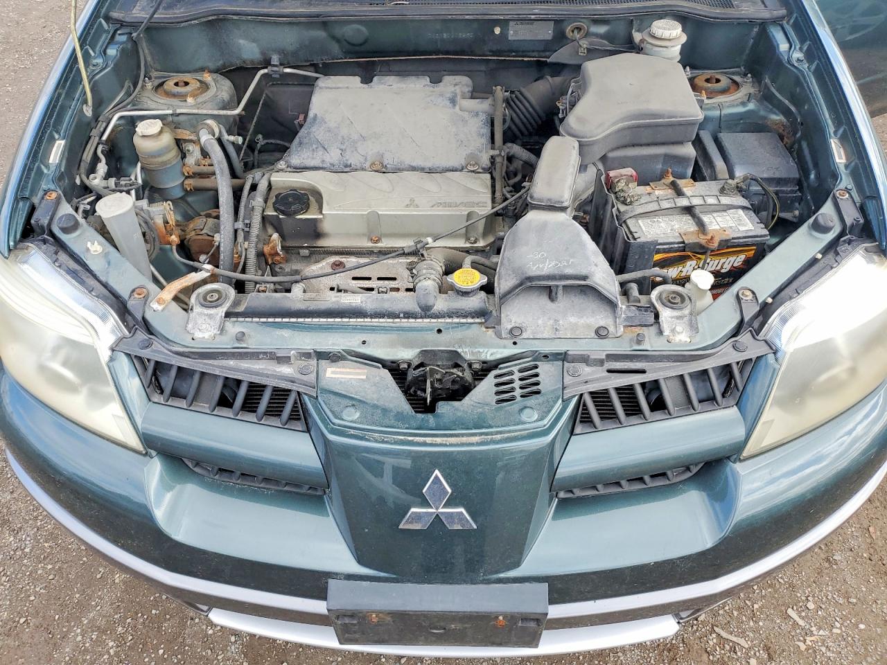 2005 MITSUBISHI OUTLANDER LS photo 12