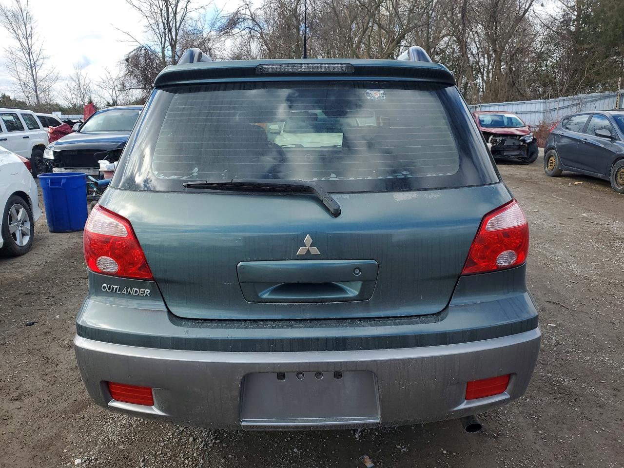 2005 MITSUBISHI OUTLANDER LS photo 6